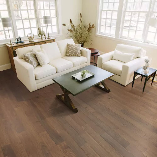 maple hardwood flooring in a living room 